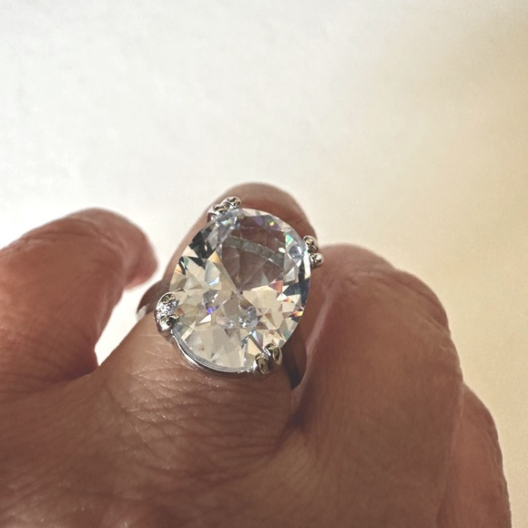 Brand New Cocktail Ring Large Synthetic Zirconia. - Picture 2 of 8